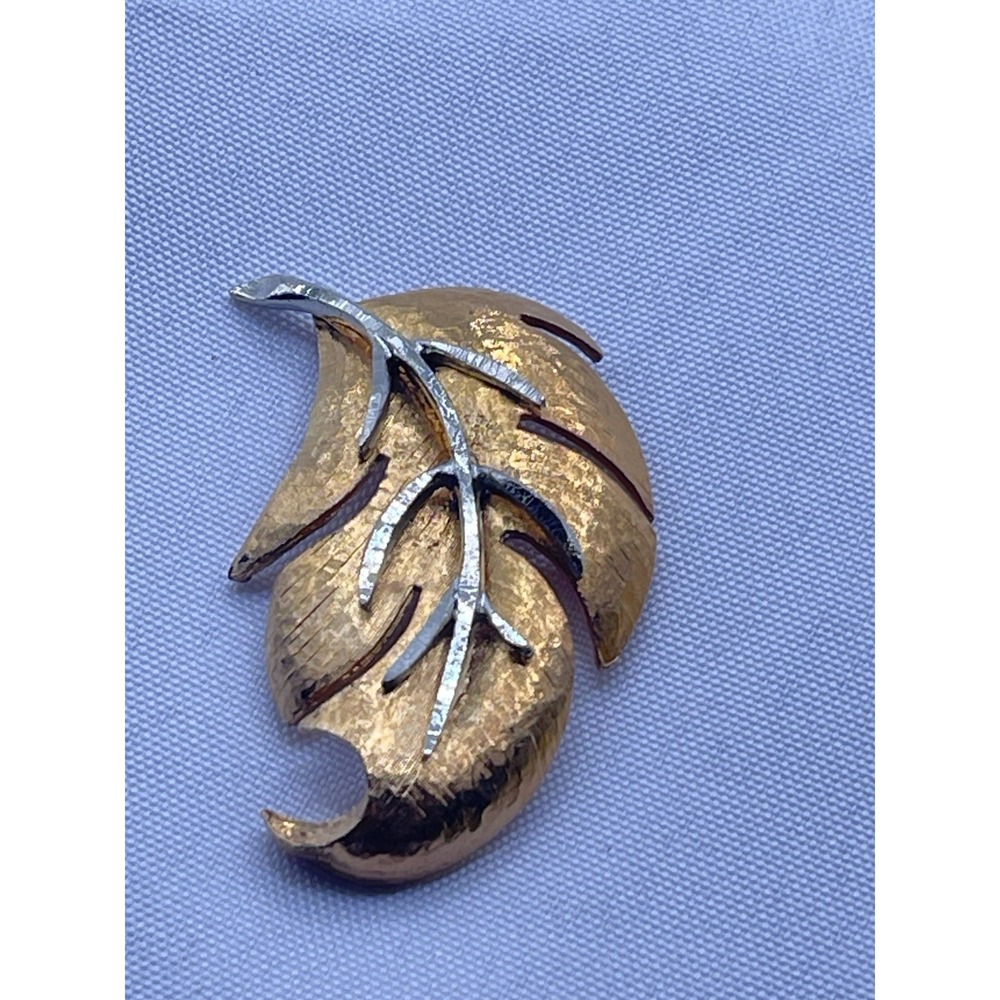 Brooch Pin Leaf Vintage Coro Gold Tone Leaf Brooch Signed Coro B21
